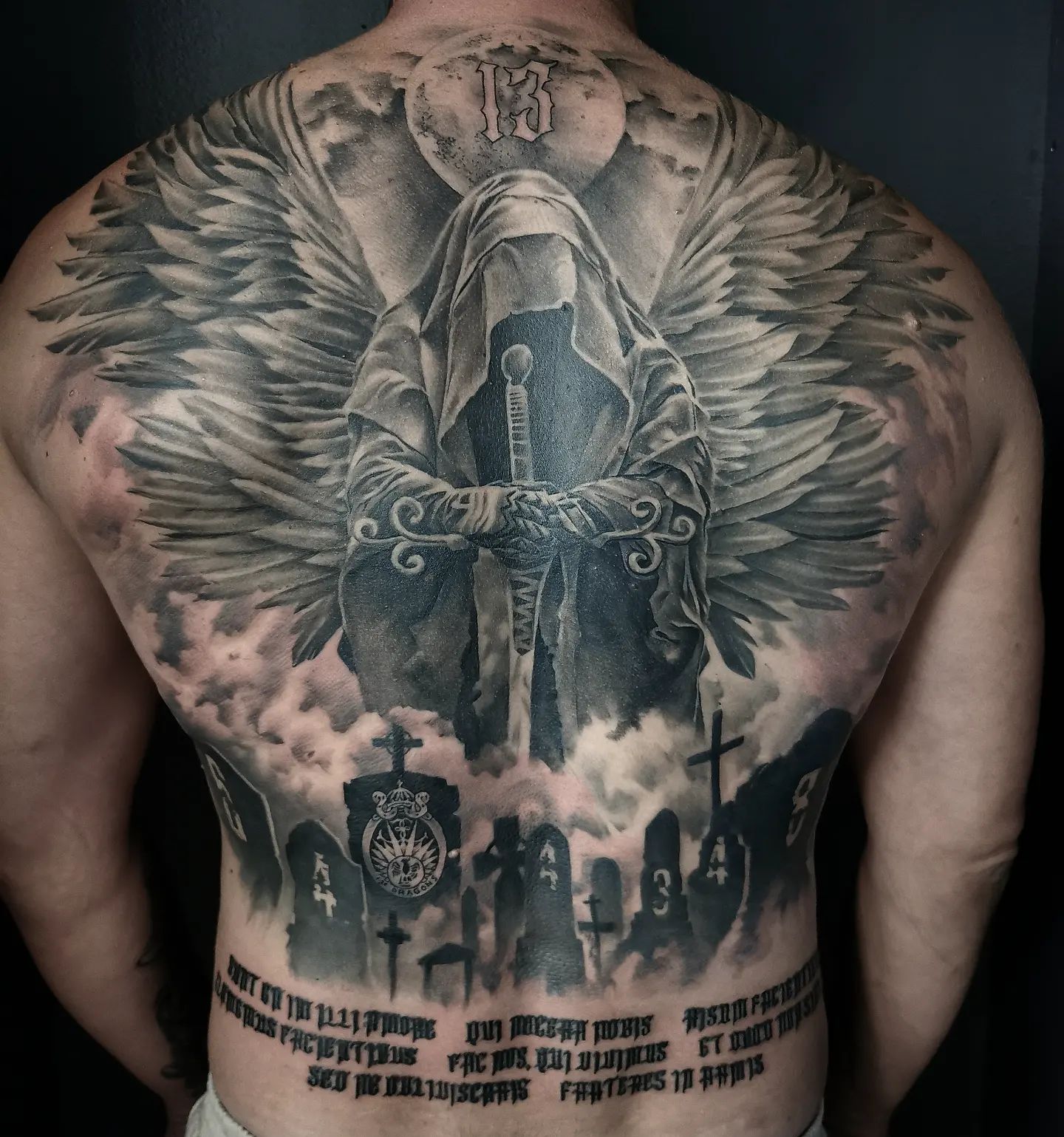 Tatouage réalisme dos complet – My Heart Tattoo Studio, La Londe-les-Maures, Var
