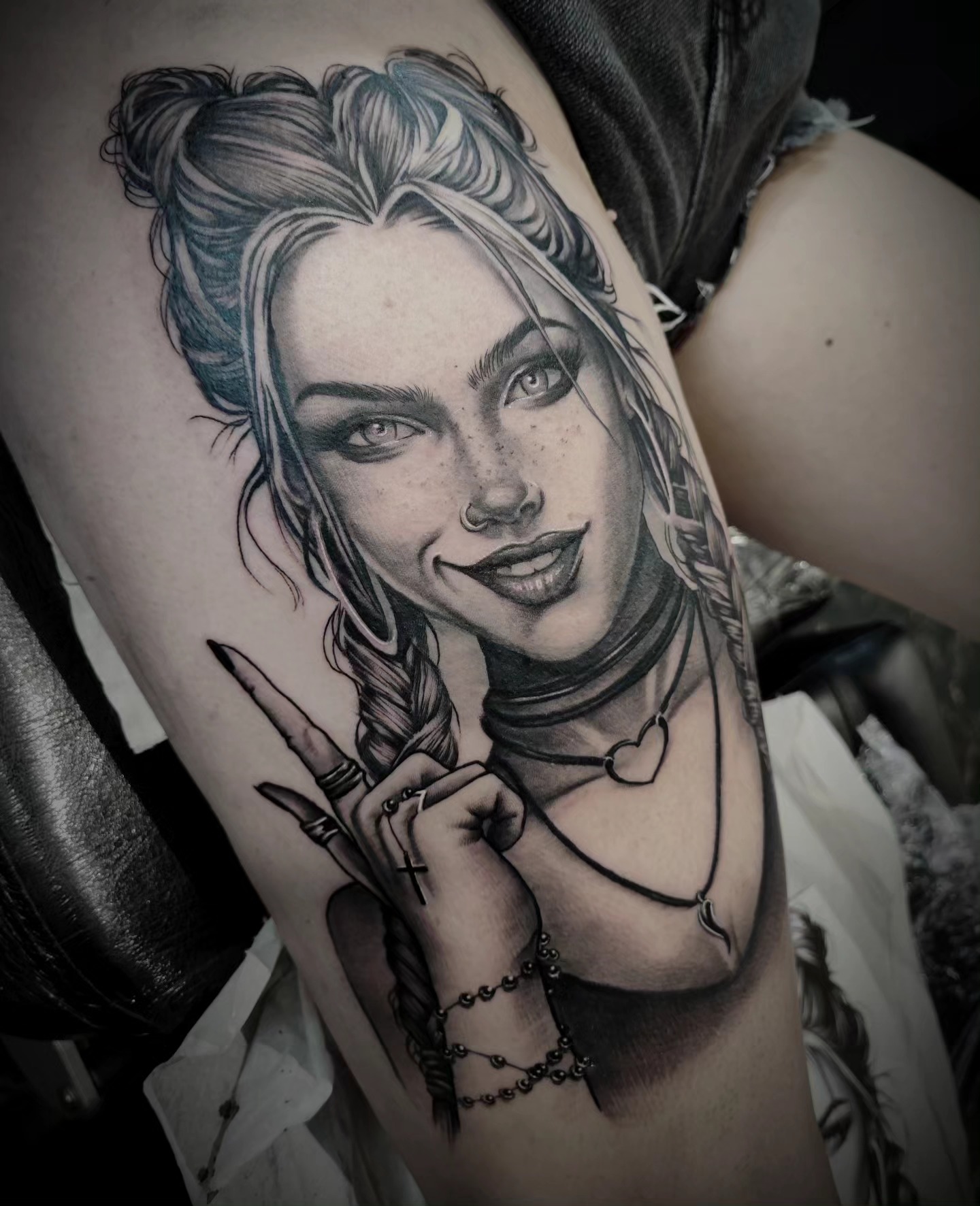 Tatouage visage portrait réaliste à Toulon Hyeres La Londe