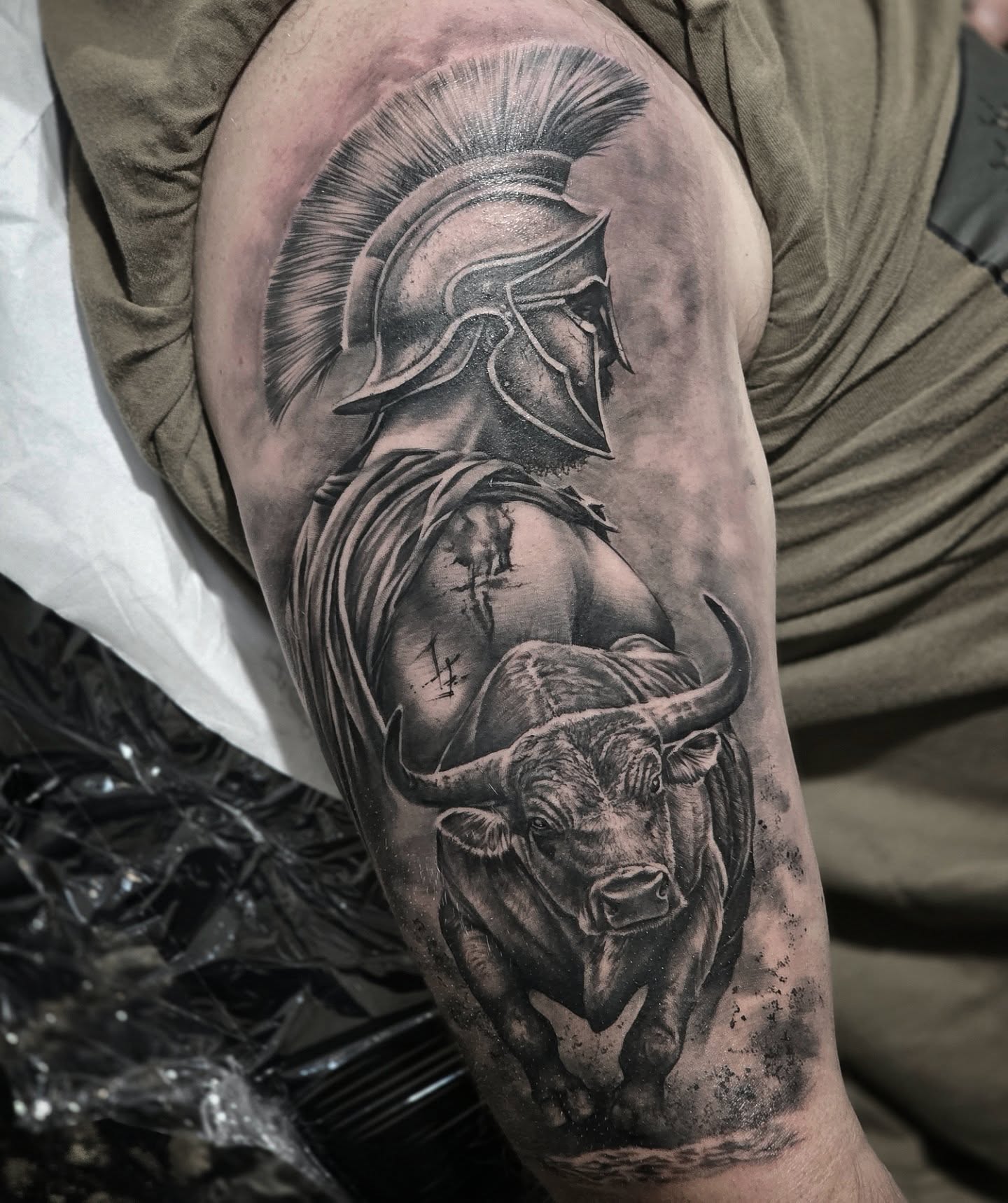 Tattoo guerrier noir et blanc - Tatouage Var Toulon 83